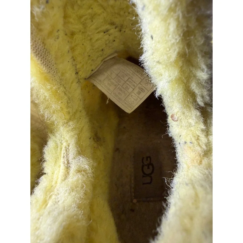 UGG Classic Clear Mini Waterproof Boots Canary Yellow 1113190 Women Size 6